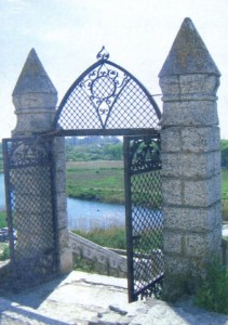 Монастырский комплекс Сурб Хач (Святой крест)  южные ворота 